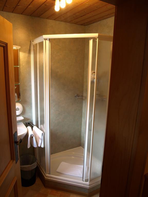 Hotel Der Gannerhof Innervillgraten Zimmer foto